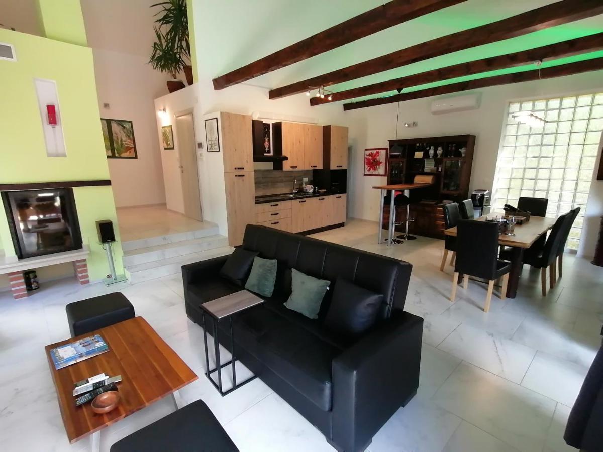 The Forest House Krk 2 Kras Екстер'єр фото